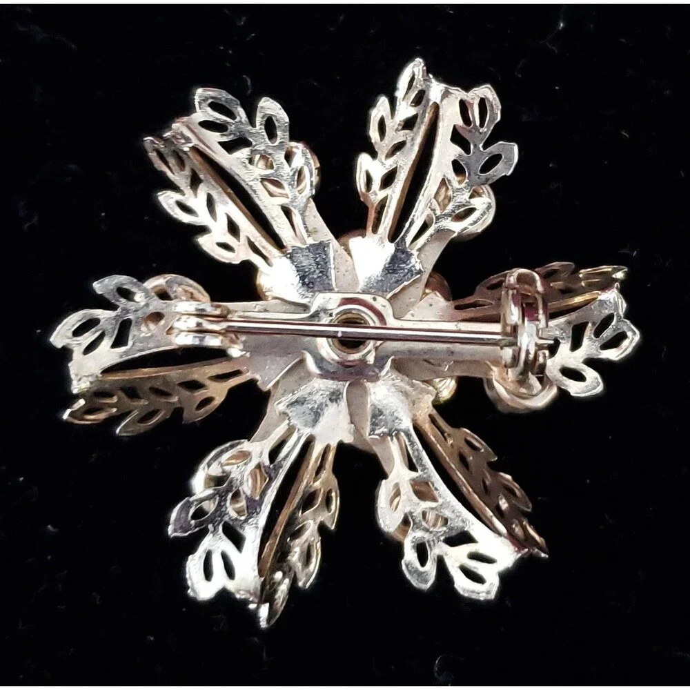 Vtg Unsigned Floral Metal Brooch/Pin, Rhinestone, Red Stones Gold Colored Leaves